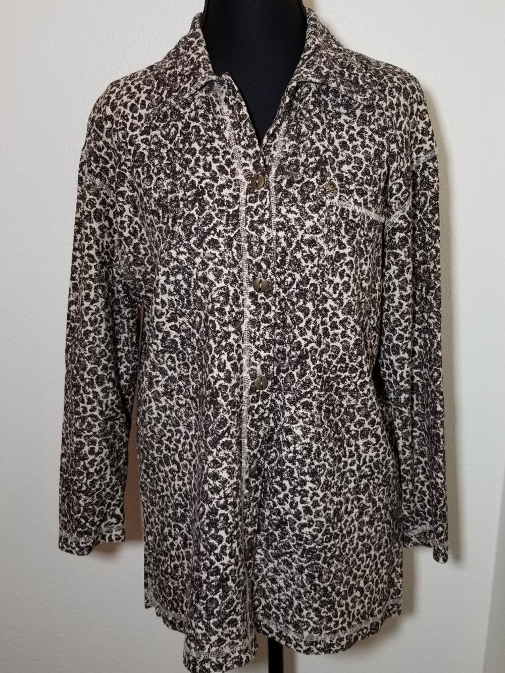 Liz & Co Women Med Petite Animal‎ Print Long Sleeve Button Up Vintage Retro City